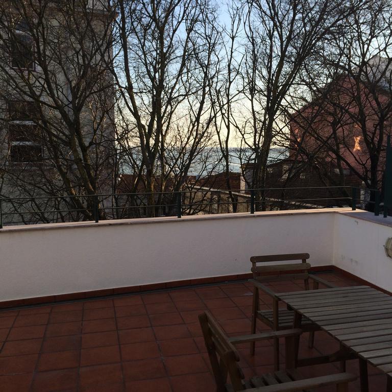 Belong Staying&Feeling - Casa da Sé Lisbon Ruang foto